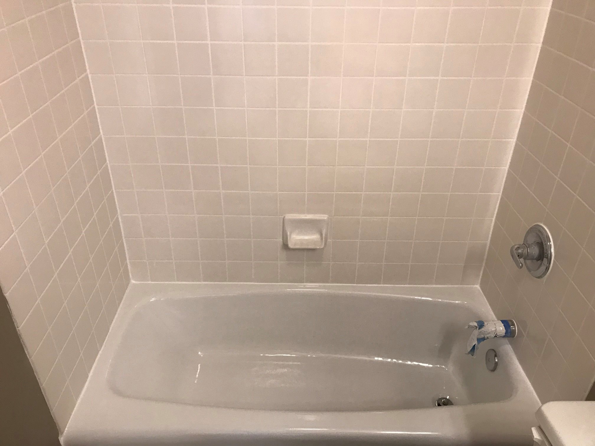 https://www.carolinatilegroutandtubrestoration.com/wp-content/uploads/2019/12/Tub-after.jpg